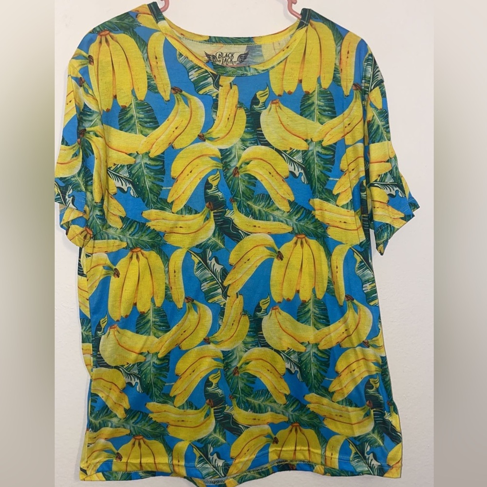 ***BRAND NEW BANANA Tee. SZ Large***